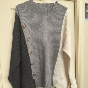 KEREN hart Gray and Cream Colorblock Sweater